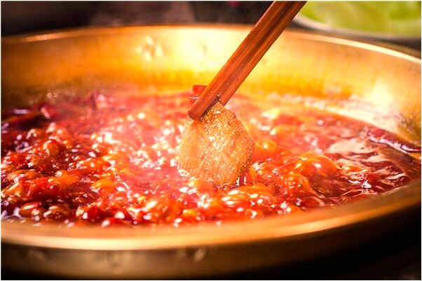 夢到會飛的蟲子咬嘴變黑意味什麼_周公解夢官網