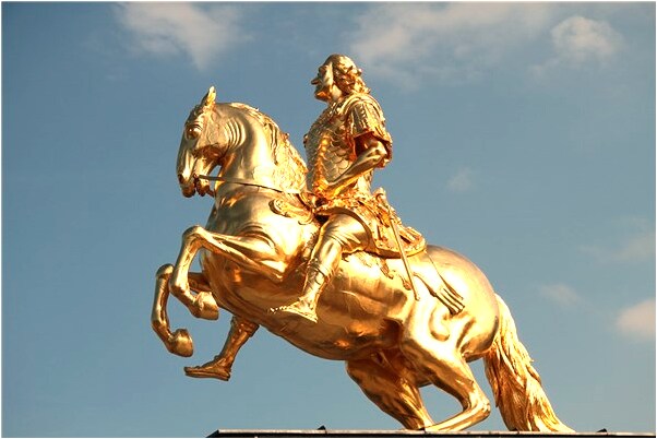 夢見大黃蜂蟄了一下我脖子有什麼預兆_周公解夢官網