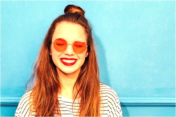 夢見懷抱著兩隻小白貓有什麼含義_周公解夢官網