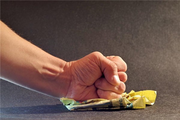 夢到了被同事欺負有什麼說法_周公解夢