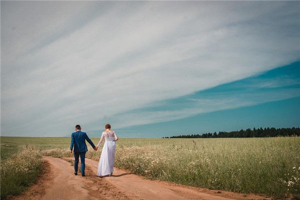 夢見老婆外面有人是啥預兆_周公解夢