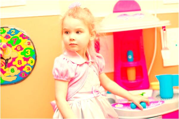 夢見爬山山頂有金碧輝煌的佛殿是什麼徵兆_周公解夢官網