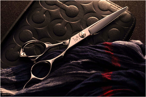 夢到賊損窗盜走臥室床意味著什麼_周公解夢官網