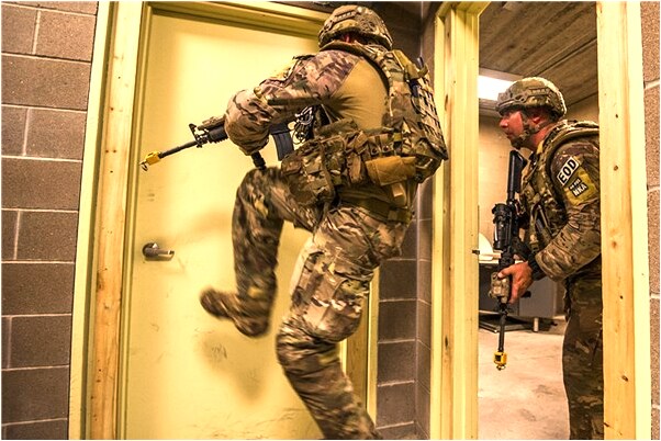 夢到和自己喜歡的人親熱有什麼意義嗎_周公解夢官網