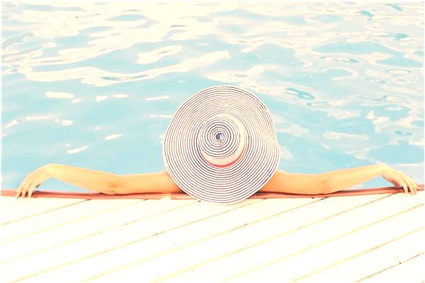 夢到了黑毛動物挨我的腿有什麼含義_周公解夢官網