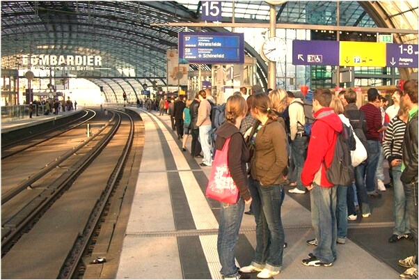 夢到一個陰間的人預示什麼_周公解夢官網