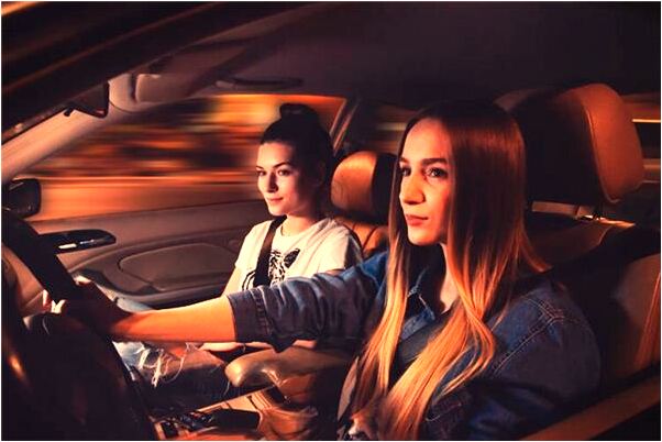 夢到只剩下黑與白兩隻襪子是什麼意思_周公解夢官網