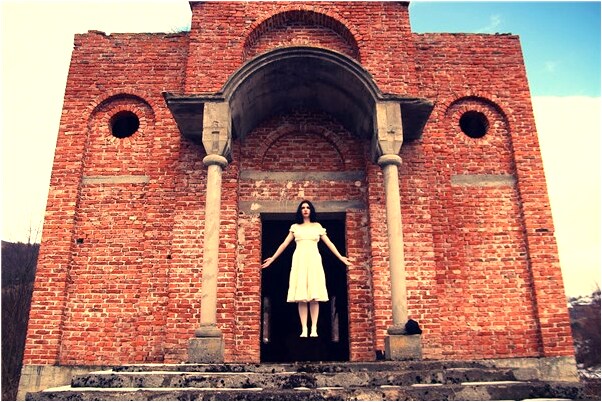 夢到了已故的人跟自己說話是什麼意思_周公解夢官網