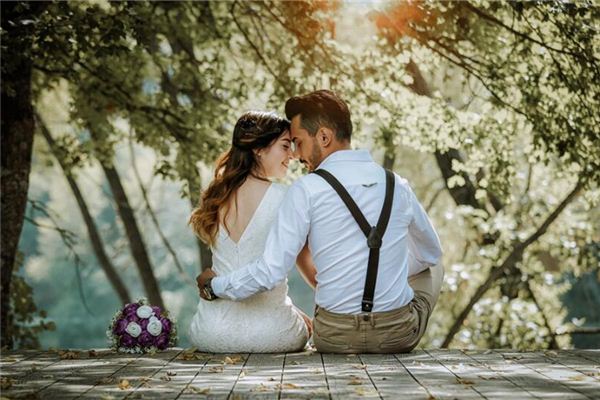 夢見抱女嬰是胎夢嗎_周公解夢