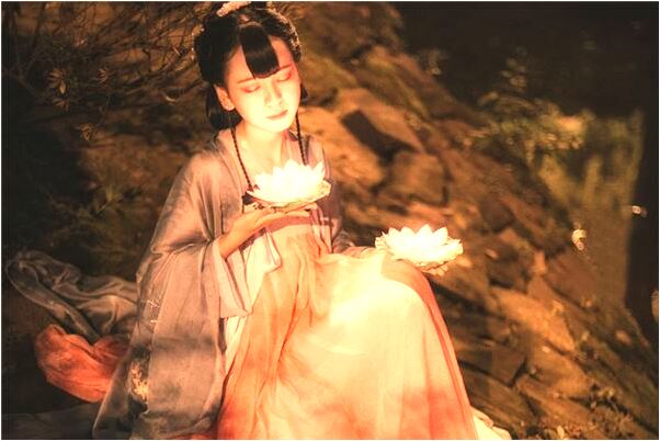 夢見在深山裡挖土裡的香菇怎么回事_周公解夢官網