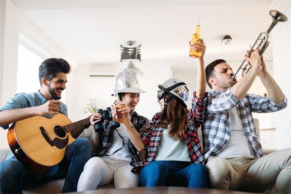 夢見聚會很多人_周公解夢