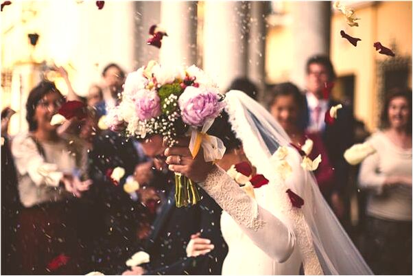 夢見自己拿刀保護自己的預兆_周公解夢官網