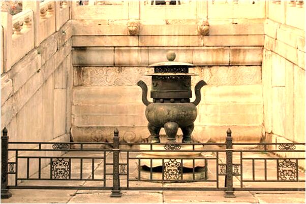 夢見鬼跪拜自己是什麼預兆_周公解夢官網