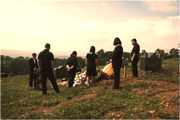 夢見有個流氓調戲我們的女伴怎么回事_周公解夢官網