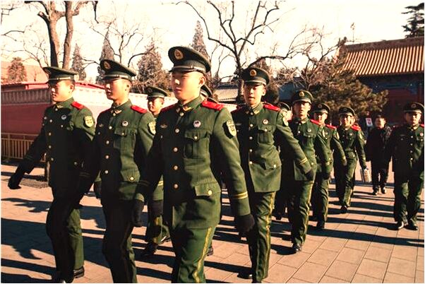 夢到吃口香糖差點咽進肚啥意思_周公解夢官網