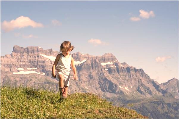 夢到了一條大灰蛇從眼前爬過有什麼意義嗎_周公解夢官網
