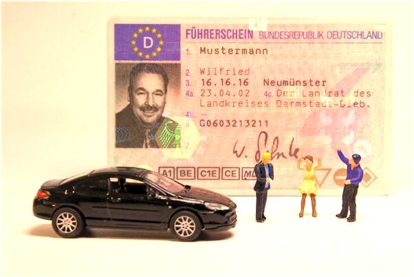 夢到房子上瓦片被風雨吹掉下來是好是壞_周公解夢官網