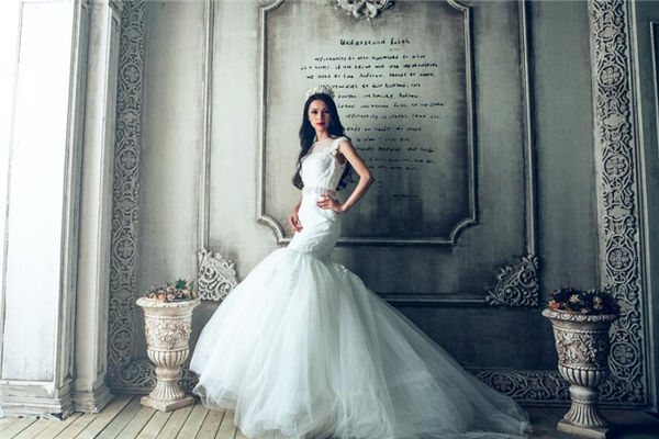 夢見穿婚紗是什麼意思_周公解夢