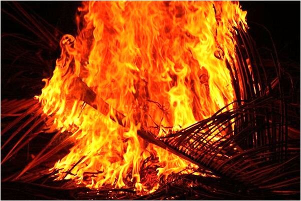 夢見被人用刀子捅傷見血有什麼意思嗎_周公解夢官網