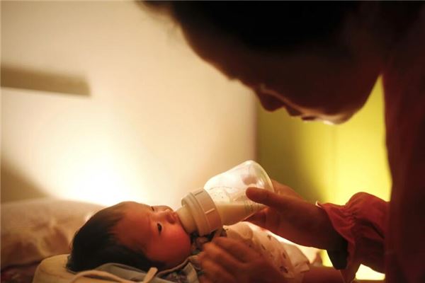 夢見餵奶給小孩_周公解夢