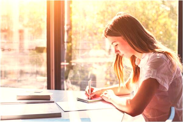 夢見深藍色的海水裡有很多有什麼說法_周公解夢官網