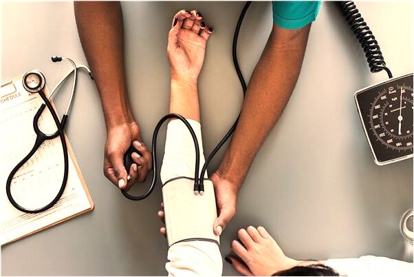 夢到蝴蝶圍著我轉有什麼預兆_周公解夢官網