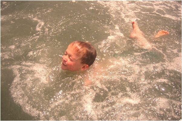 夢見我救了一個快淹死的人是什麼意思_周公解夢官網