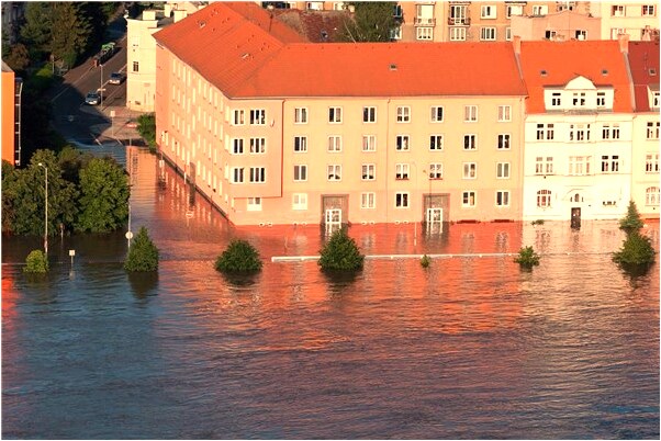 夢到房間裡堆滿衣服有什麼意思_周公解夢官網