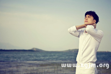 驚悚!半夜聽到鬼說話_周公解夢