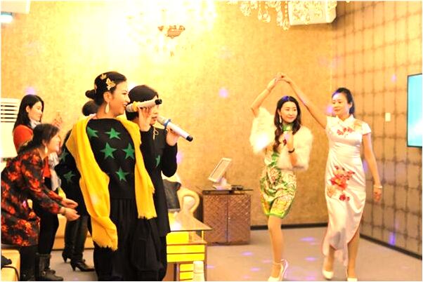 夢到兩個人在我家做愛啥意思_周公解夢官網