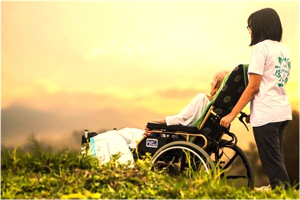 夢到了被鬼怪追趕自己躲在水中意味著什麼_周公解夢官網