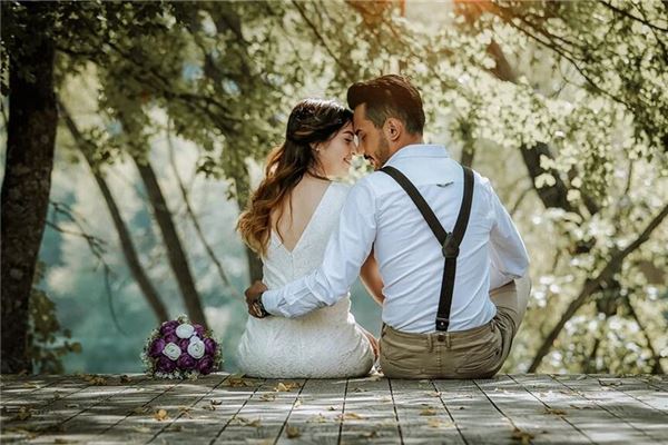 夢到結婚辦喜事的場面_周公解夢