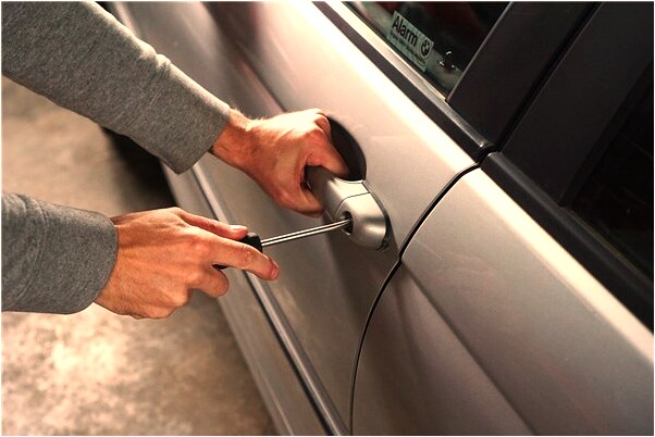 夢到了很多老鼠往我褲腿里鑽意味什麼_周公解夢官網