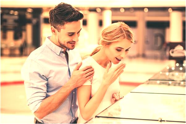 夢到了吃蛋糕和麵條還有魚是什麼意思_周公解夢官網