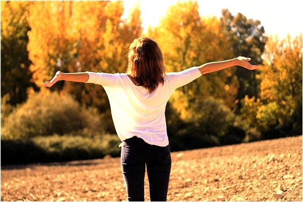 夢見自己沒穿衣服在人面前有什麼說法_周公解夢官網