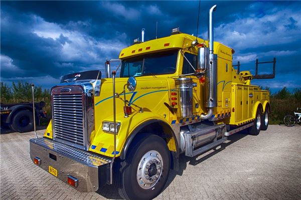 夢見坐大卡車有什麼徵兆_周公解夢