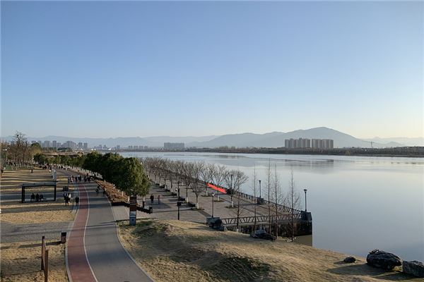 夢見河堤_周公解夢