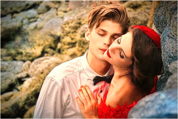 夢到四隻小狗貼在腿上有什麼含義_周公解夢官網