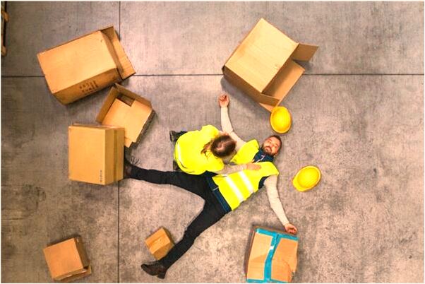 夢見朋友在美女面前損我代表著什麼_周公解夢官網