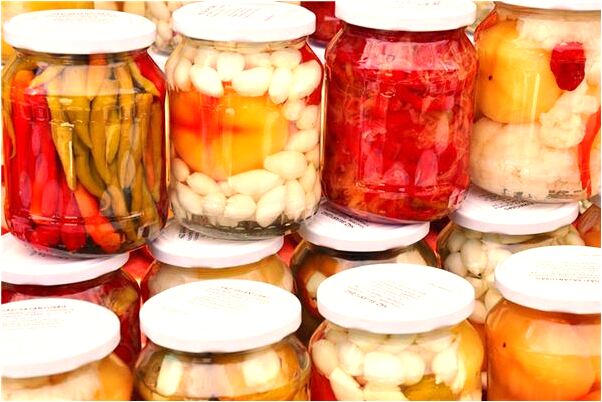 夢到女生攔住去路是什麼預兆_周公解夢官網