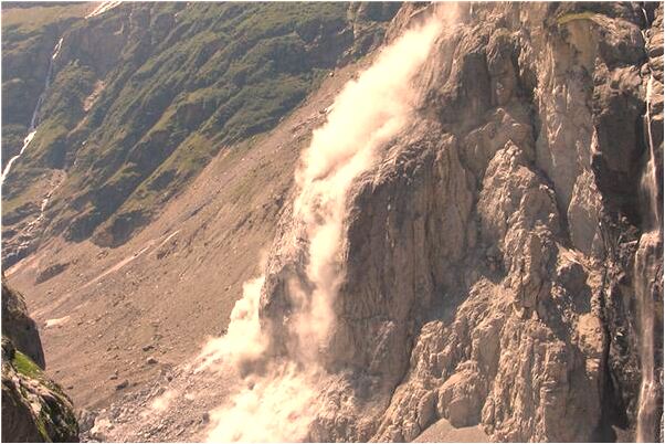 夢見和外地人住酒店是好事還是壞事_周公解夢官網