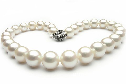 Dream pearl necklace