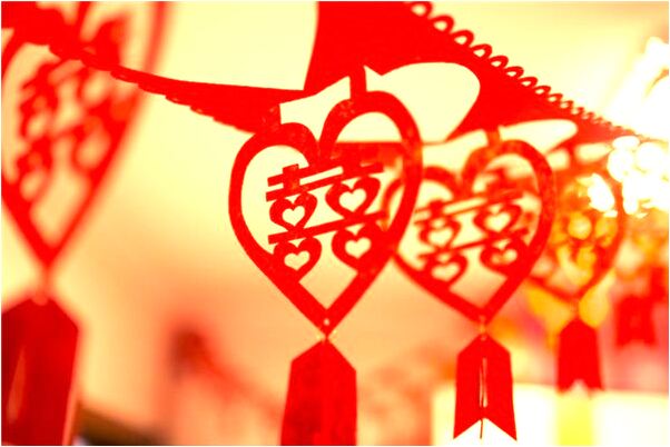 夢到了有人在我家黑暗的客廳吸菸意味著什麼_周公解夢官網