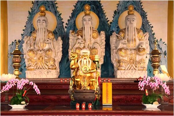 夢見跟人打架手被砍傷預示著什麼_周公解夢官網