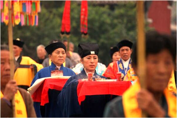 夢見陌生裸體男人什麼寓意_周公解夢官網