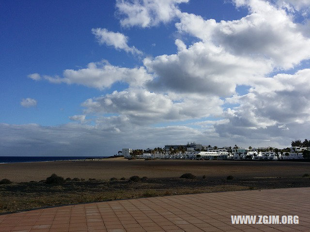 夢見聽別人唱歌_周公解夢夢到聽別人唱歌是什麼意思_做夢夢見聽別人唱歌好不好_周公解夢官網