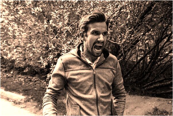 夢到黑暗中有人提燈指引我往前怎么樣_周公解夢官網