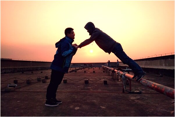 夢見天上落下的小女孩摔死了代表著什麼_周公解夢官網