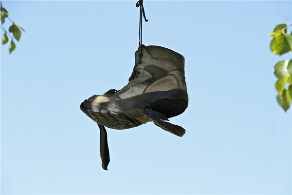 夢到鞋開膠了是啥意思_周公解夢