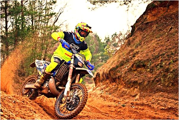 夢到門前很多水會怎么樣_周公解夢官網